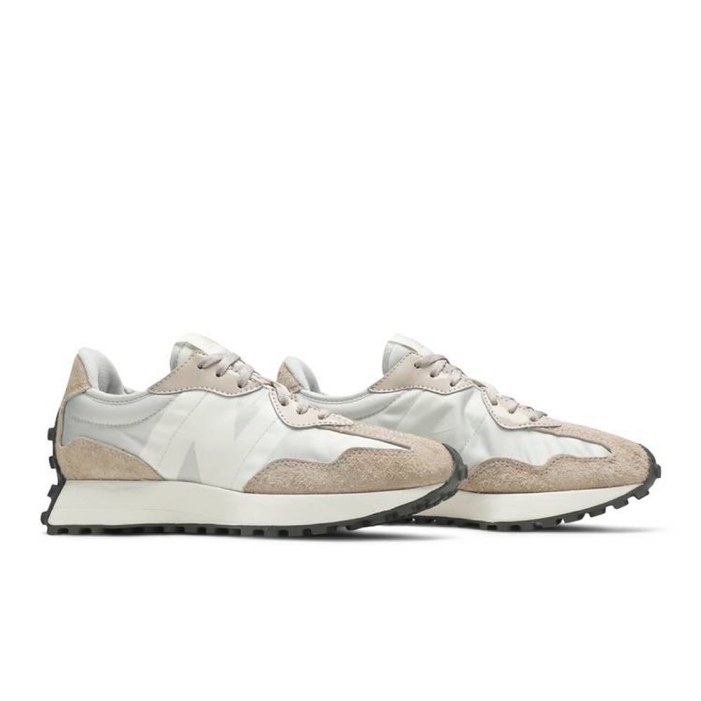 New Balance 327 leather grey beige size 5 RARE sneakers